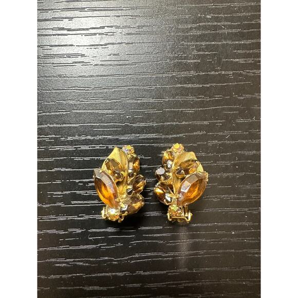 Albert Weiss Jewelry - Vintage Weiss Signed Amber Rhinestone Gold Tone Floral Leaf Clip On Earrings